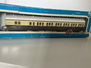 Airfix OO GAUGE GWR Choc/Cream Suburban B Brake Coach VGC Boxed - Picture 1 of 8