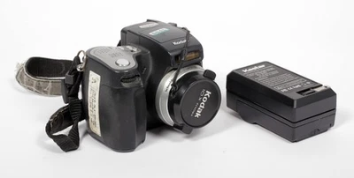 Kodak Easyshare DX6490 digital camera 4.0MP TESTED + battery + charger #0845 - Image 1 of 4