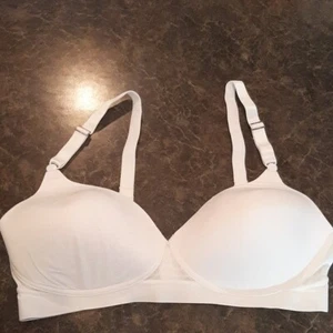 Hanes Smoothtec BH ohne Bügel Größe L weiß neu ohne Etikett - Bild 1 von 5