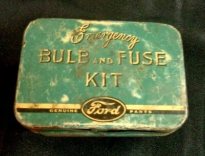 KIT BOMBILLA Y FUSIBLES DE EMERGENCIA FORD VINTAGE Metal Coche Auto Parte Nº 18407 Modelo 78 EE. UU. Foto 1 de 4