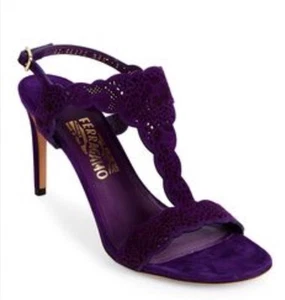 Salvatore Ferragamo Garcia Damen-Ledersandalen in lasergeschnittenem Wildleder lila 6C - Bild 1 von 12