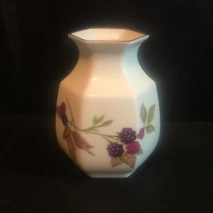 Small Royal Worcester Vase Fine Bone China Made in England Fruit Design THF - Picture 1 of 15