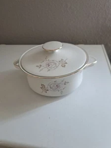 Johann Haviland Bavaria Sweetheart Rose - Round Covered Casserole Dish 8" - Picture 1 of 7