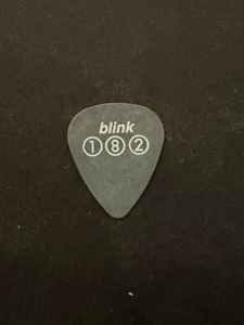 guitar pick collection - BLINK 182. JACKET LOGO. LOGO. TOUR 2010. BLACK. - Picture 1 of 2