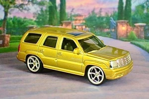 2002– 2006 Cadillac Escalade 6.0L V8 Luxury SUV 1/64 Scale Limited Edition R - Picture 1 of 5