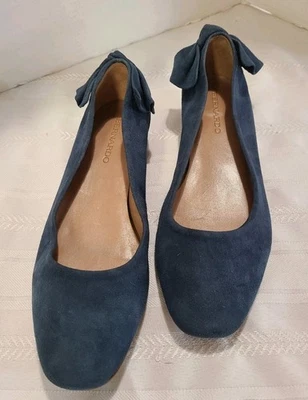 Bernardo Sz7.5 Blue Suede Flats W/Bow Detail Non-slip Made In Brazil  - Image 1 of 4