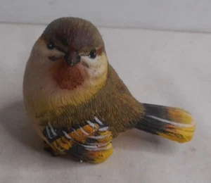 Vintage Ruby-Crowned Kinglet Bird Resin Figurine Birds Warbler Finch 2" H x 2" W - Picture 1 of 3