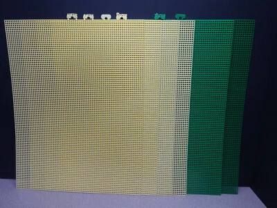 Lot of 6, Darice Zehrco-Giancola Plastic Canvas 7 Count 10.5" X 13.5" Sheets GRN - Image 1 of 3