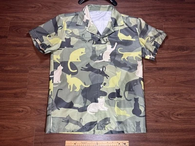 Camisa militar camuflaje gatos 🐈 abotonada - talla mediana Foto 1 de 4