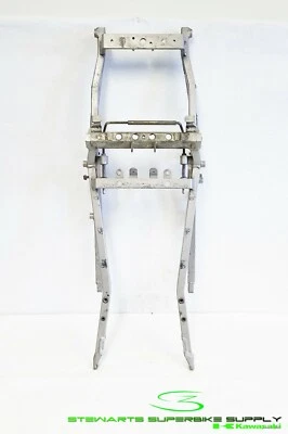 Kawasaki ZX7R 1993-1995 OEM subchasis trasero 93-95 ZX7 subchasis trasero gancho de asiento Foto 1 de 4