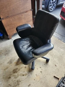 Herman Miller - Geoff Hollington - Chefsessel aus schwarzem Leder - kurzer Rücken - Bild 1 von 8