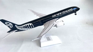 Air New Zealand 787 Large Plane Model with LED CABIN LIGHTS 1:160 Airplane - Picture 1 of 13