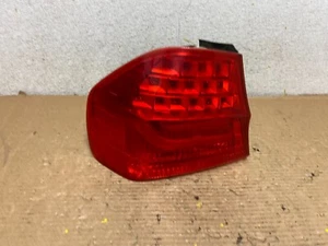 2009 2010 BMW 323i 325i 328i 335i 3 Series Left Driver Tail Light OEM O1909 DW - Picture 1 of 8