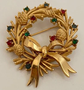 Vintage Krone Trifari Tannenzapfen & Schleife Weihnachtskranz Anstecknadel Strass 2" Brosche - Bild 1 von 6