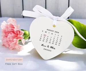 Adorno Corazón Calendario Personalizado - Fecha Personalizada y Nombre Regalo para Parejas - Imagen 1 de 3