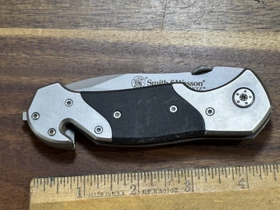 SMITH & WESSON  RESCUE  KNIFE TACTICAL FOLDING HUNTER EDC KNIVES    18 71 - Image 1 of 3