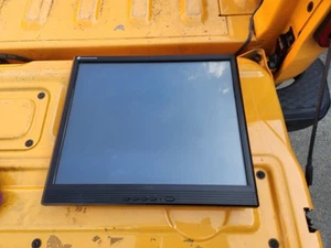 Monitor de grado profesional American Dynamics 17" ADLCD17MPB sin soporte con CA - Imagen 1 de 3