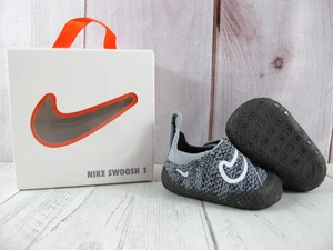 Nike size Swoosh Logo Flyknit Infant Shoe black/white wolf grey FB3244-001 ~ 3C - Picture 1 of 12