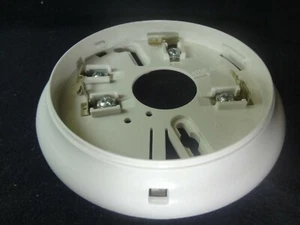 SIMPLEX 4098-9788 FIRE ALARM SMOKE DETECTOR BASE OVER 300 AVAILABLE !!! - Picture 1 of 4