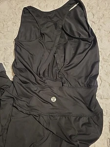 One Peice Yoga Suite mit offenem Rückenausschnitt - Bild 1 von 6