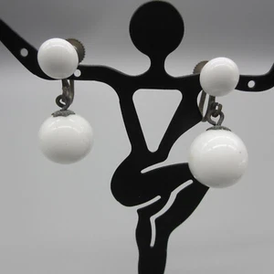 Vintage Japan White Bead Earrings Small Drop Dangle Screw Backs 1 inch - Picture 1 of 6