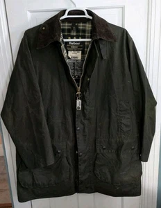 Barbour Giacca Uomo Border Cera Taglia C44 Verde Scuro C44/122CM Inghilterra - Foto 1 di 18