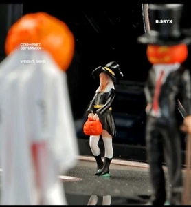 1/64 Halloween witch miniature model scene props, cars, vehicles, toys - Picture 1 of 4