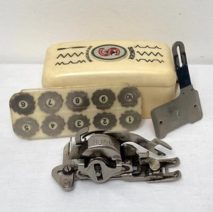 Vintage Singer sewing machine Swiss zigzag attachment 160991 - Picture 1 of 11