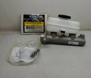 M2695 Fenco Remanufactured Brake Master Cylinder Fenco M2695 - Picture 1 of 3