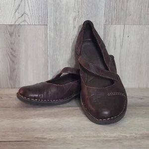 Scarpe comode Clarks donna 9M tomaia in pelle marrone Mary Jane slip on casual - Foto 1 di 9