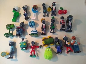 Lot Of Plants vs Zombies Figures - Picture 1 of 5
