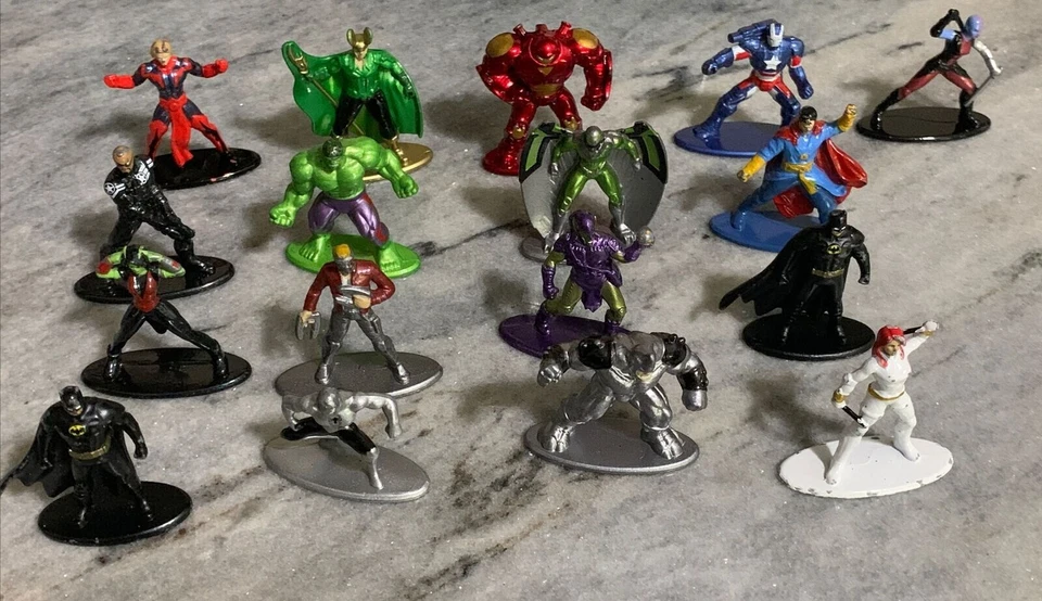 Jada Toys Marvel Nano Metalfigs Mini-Figures Die Cast Metal Lot of 17 Figures - Image 1 of 4