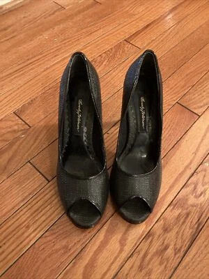 BEVERLY FELDMAN BLACK SHOES SIZE 9.5 ROUND TOE SLIP ON - Image 1 of 4