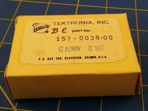 Pair vacuum tubes - Tektronix 157-0038-00 C M MAY 8'80 - Picture 1 of 5
