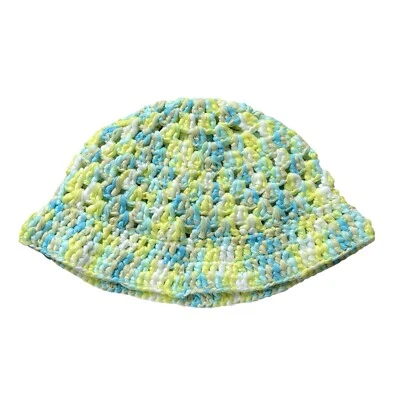 NUEVO Sombrero cubo tejido grueso azul, verde y blanco hecho a mano Foto 1 de 2