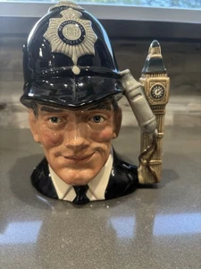 Vintage Royal Doulton #D6744 The London "Bobby" Figur Toby Krug Becher groß 7" - Bild 1 von 5