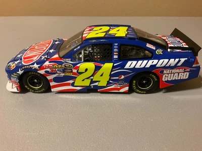 Jeff Gordon 2010 Dupont Honoring Our Soldiers 1/24 Scale Diecast Car Chevy #24 - Image 1 of 4
