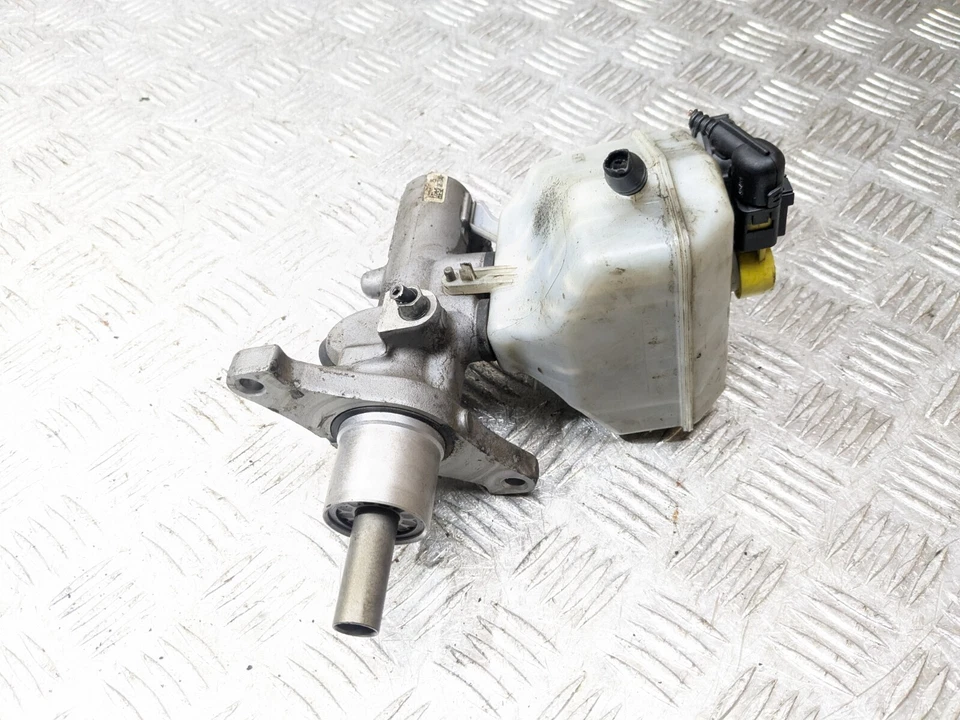 VOLKSWAGEN AMAROK FRENO CILINDRO MAESTRO Y BOTELLA 2.0 BITDI DIÉSEL 2H MK1 2013 Foto 1 de 4