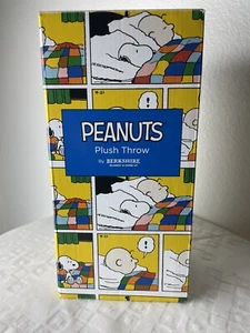 NEW Peanuts Snoopy Woodstock Charlie Brown 50"x 70" BLUE Throw Blanket SPORTS - Picture 1 of 4