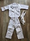 Tom Vo Tae Kwon Do Childs Martial Arts Gi 00 130 Cm White Pants Top And Belt