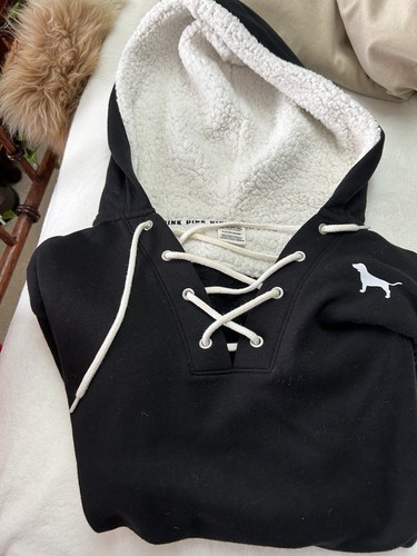 UNDERCOVER Felpa con cappuccio ROSA Victoria Secret piccola nera