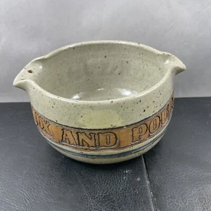 STUDIO ART CERAMICA CIOTOLA, BECCUCCIO VERSARE, 8” Larghezza 41/2” Alto FIRMATO - Foto 1 di 7