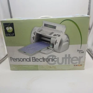 Máquina Cricut 001 en caja y muchos extras funciona muy bien - Imagen 1 de 6