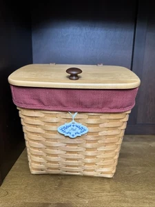 Cesta de correo Longaberger grande con tapa con revestimiento de tela protector etiqueta de cerámica de colección - Imagen 1 de 11