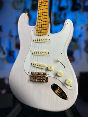 Fender Edición Limitada American Vintage II 1957 Stratocaster Blanco Rubio, 945 Foto 1 de 4