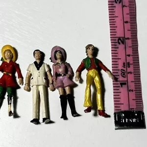 Miniature People Standing Model Trains 1:25 Painted Figures Scale Lot Of 6 - Picture 1 of 8