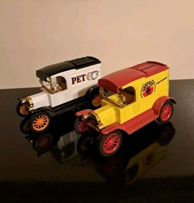 Lote de 2 Camiones Vintage Ertl Ford 1913 Modelo T Diecast "Shop Rite" y "PET Milk" Foto 1 de 4