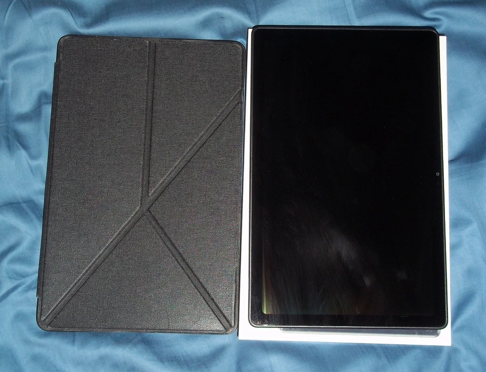 Samsung Galaxy Tab A7 SM-T500 64 GB, Wi-Fi, 10.4 in - Gray bundle - Image 1 of 1