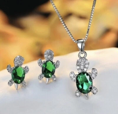 Stunning £merald Green CZ Turtle Necklace and Earrings Set - Image 1 of 4