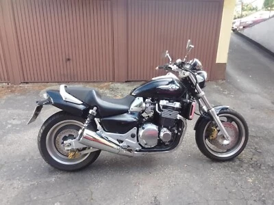 Honda X4 Motorrad - Bild 1 von 4